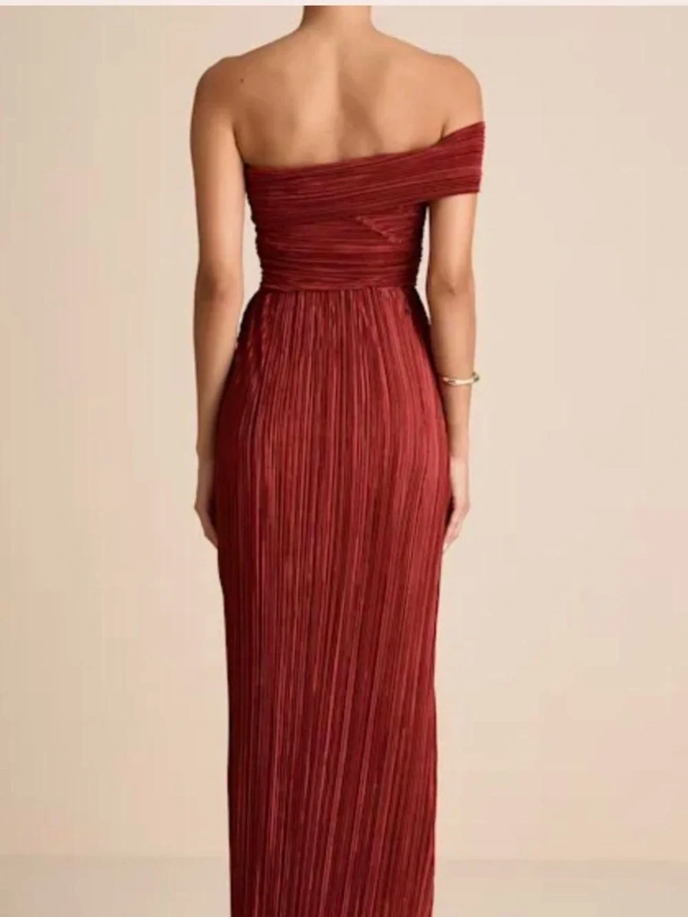 Lulu's Crimson One-Shoulder Pleated Evening Dress - Picture 4 of 5